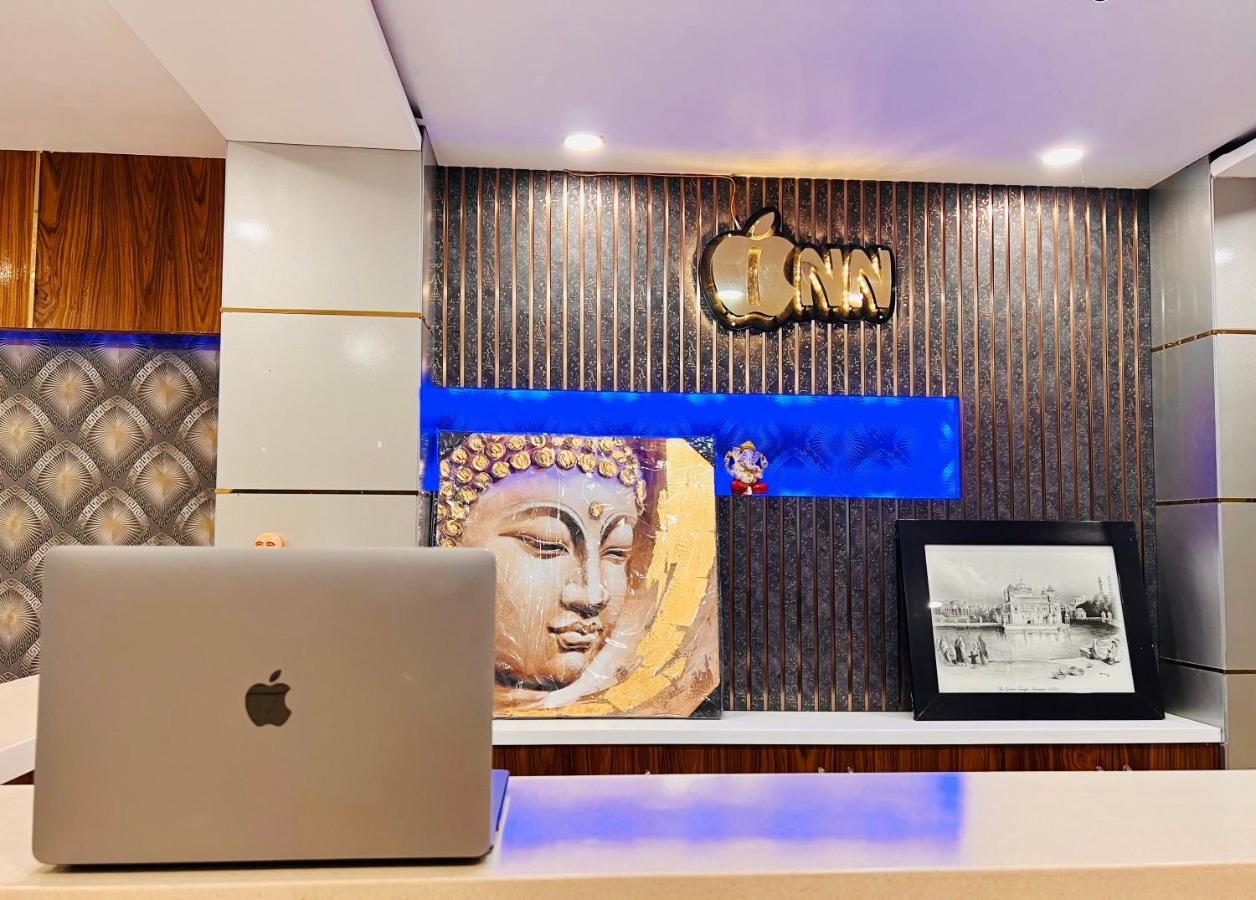 Hotel Apple Inn & Suites, New Delhi Extérieur photo