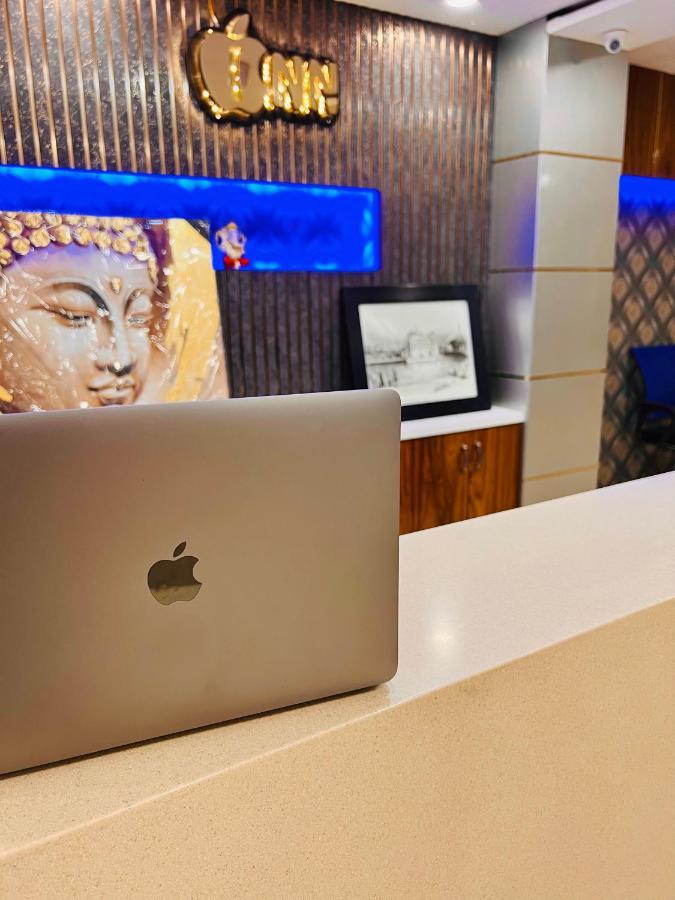 Hotel Apple Inn & Suites, New Delhi Extérieur photo