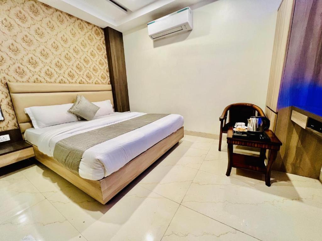 Hotel Apple Inn & Suites, New Delhi Extérieur photo